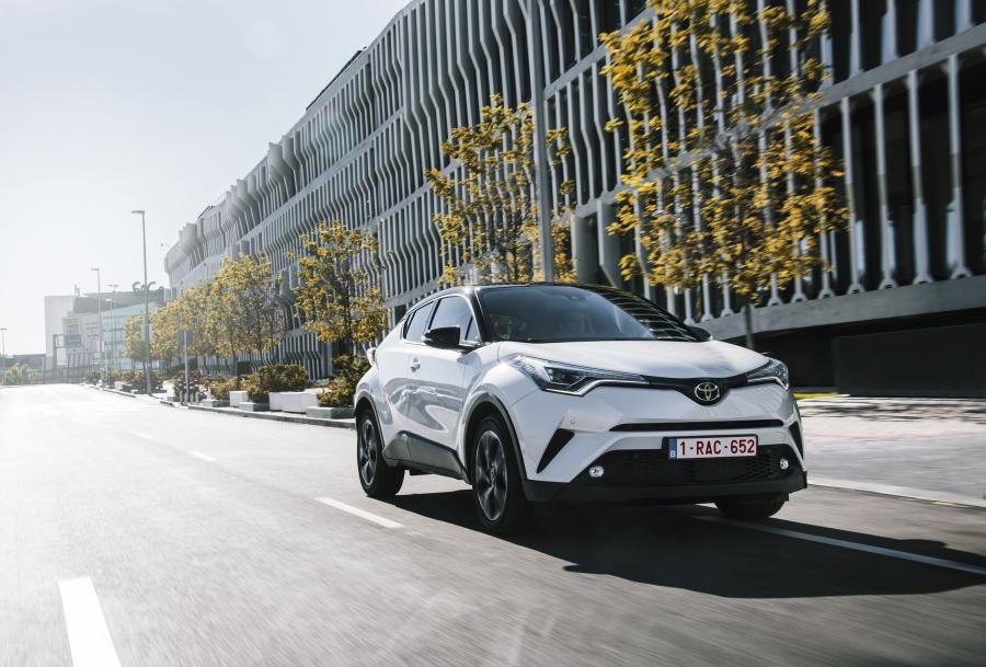  Toyota C-HR 2016 года  (WW) (фото 11 из 53)